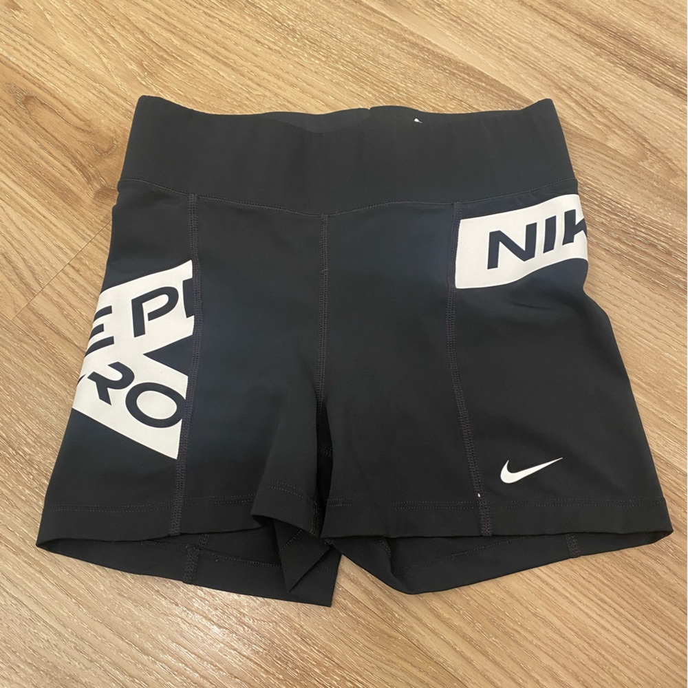 Nike pro workout shorts Small S